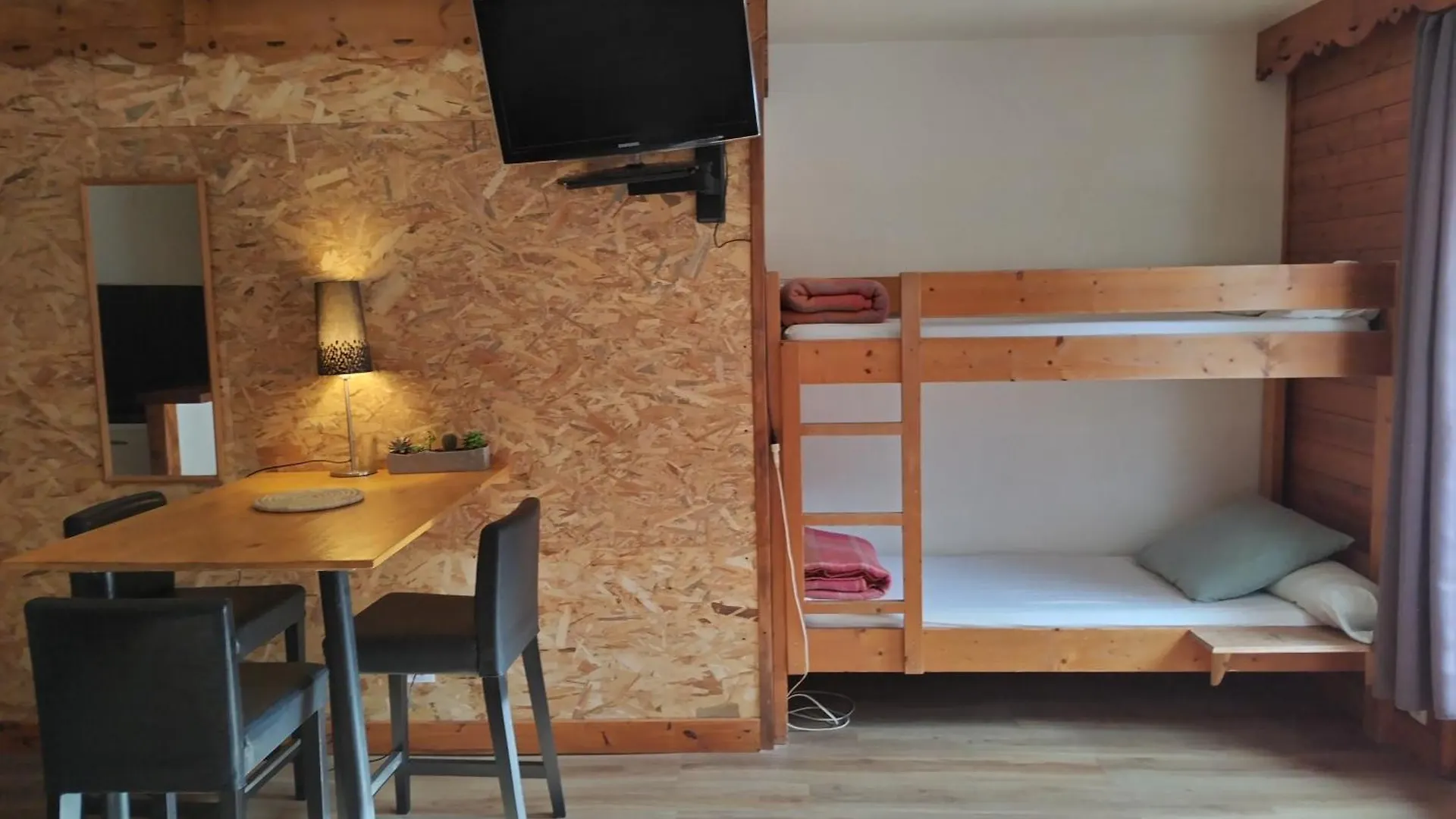 Les Chalets D'Arlos 0*, Arlos Frankrijk